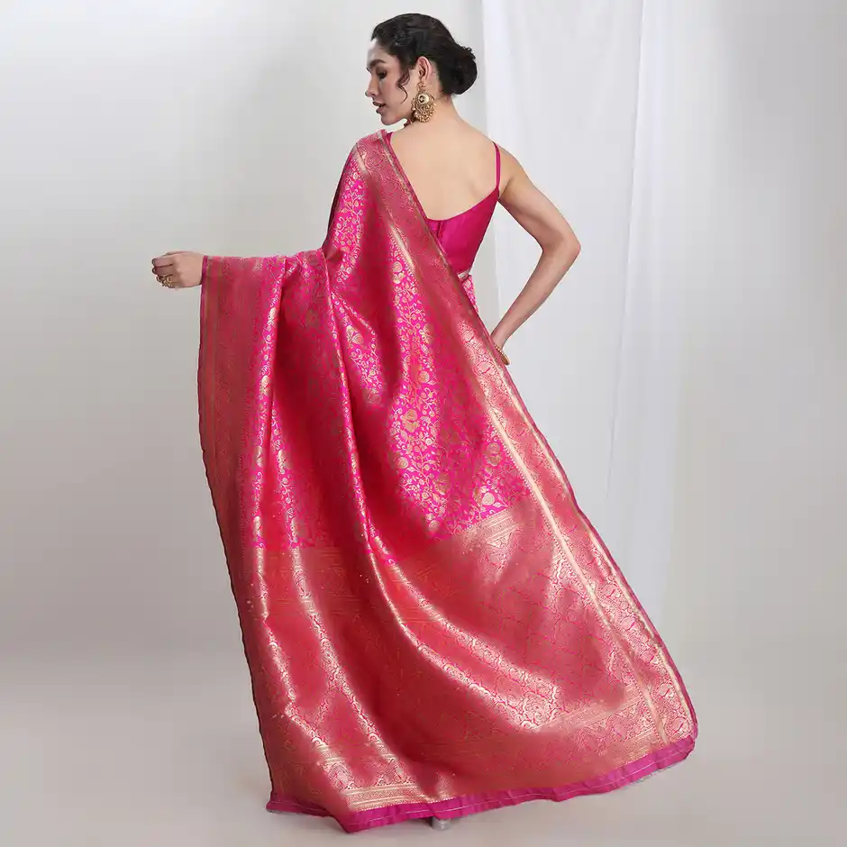 Janasya Women's Silk Blend Saree - Image 4