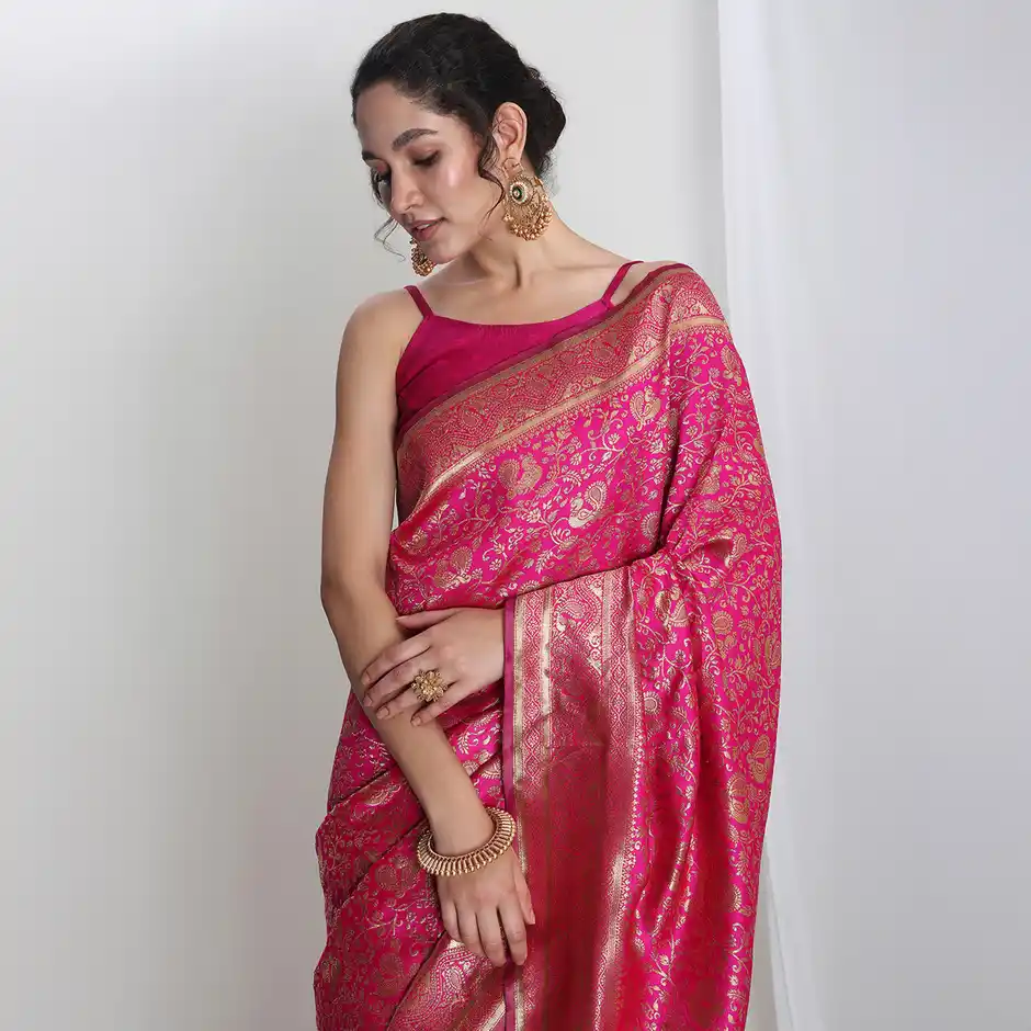 Janasya Women's Silk Blend Saree - Image 6